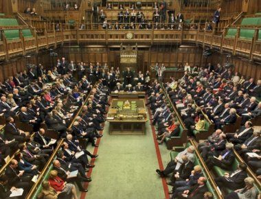 Βρετανοί βουλευτές ζητούν υπουργείο Μετανάστευσης